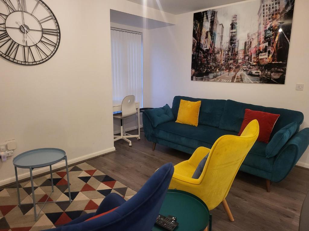 Garland Modern Apartment, Dartford 1 with Parking - Two-Bedroom House