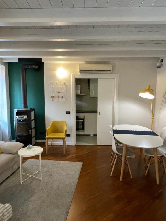 Foto dalla galleria di Amelie Apartment a Desenzano del Garda