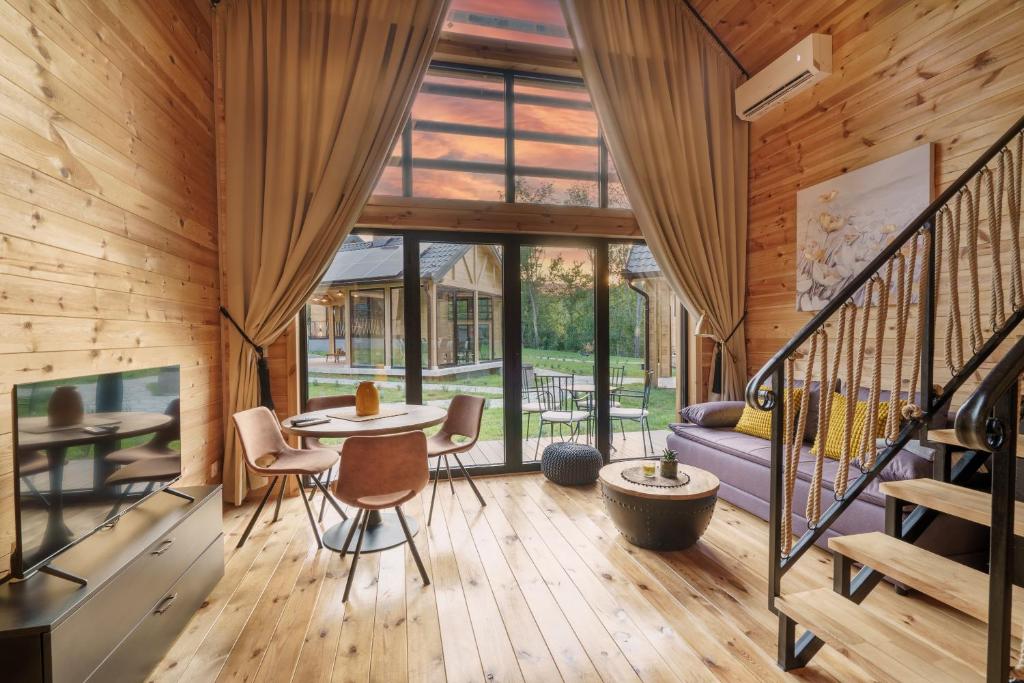 Espacio Resort - Pool & Spa - Two-Bedroom House