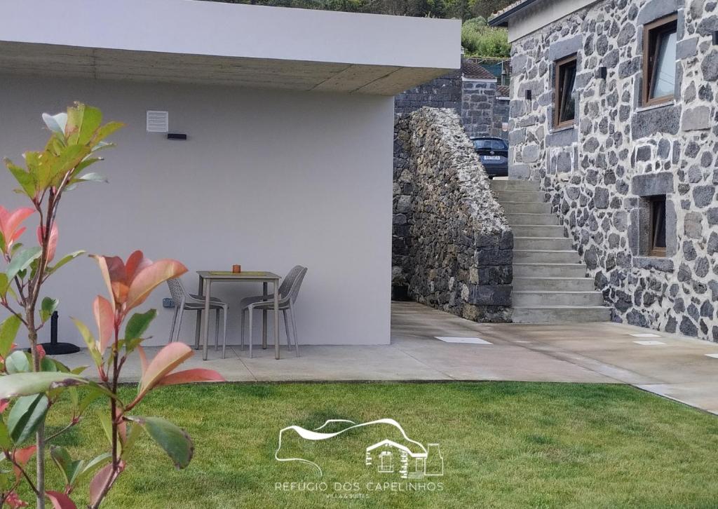 Zahrada ubytování Refúgio dos Capelinhos - Villa e Suites