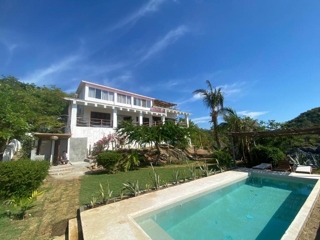 Πισίνα στο ή κοντά στο Oceanfront Oasis - Villa Margarita - Entire Villa