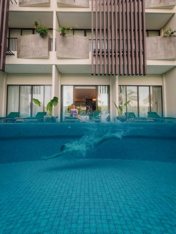 Bazén v ubytování Four Points by Sheraton Bali, Seminyak nebo v jeho okolí