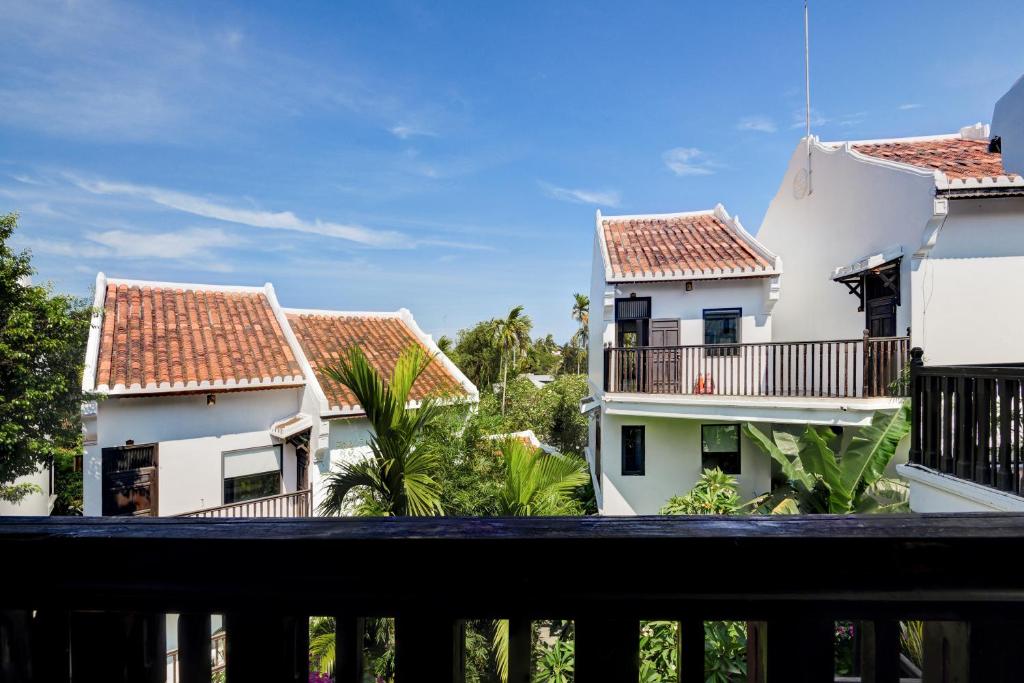 Phòng Grand Deluxe Giường đôi/2 Giường đơn với Ban công