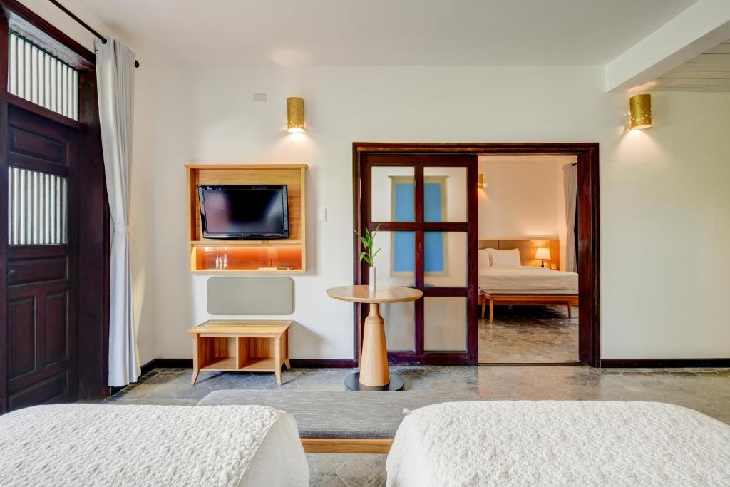 Suite Gia Đình Deluxe