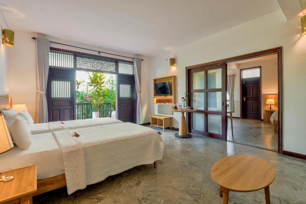 Suite Gia Đình Deluxe