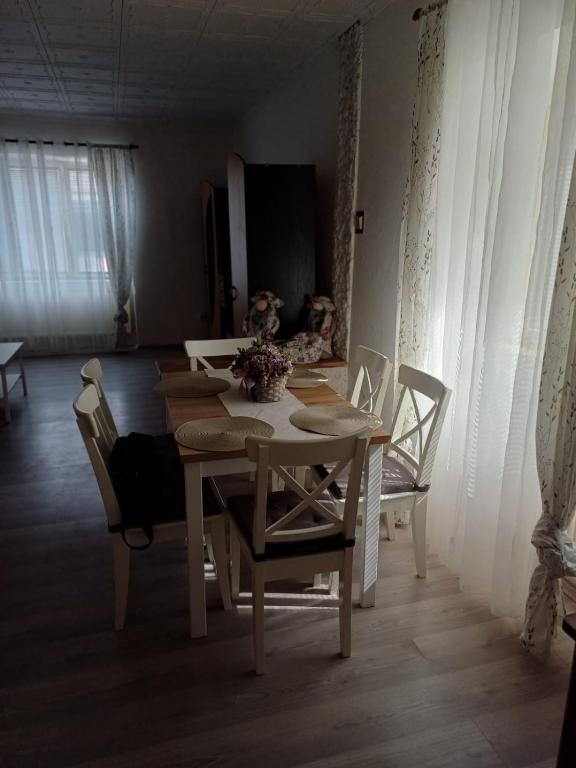 TV a/nebo společenská místnost v ubytování Apartmán Silvie