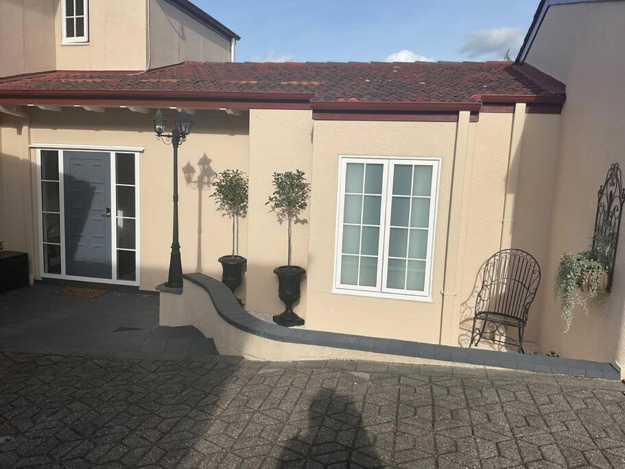 Villas de Lago Central Hamilton - Resim 1