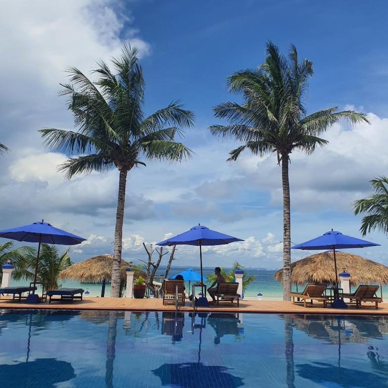 Bazén v ubytování Amor Resort Koh Rong nebo v jeho okolí