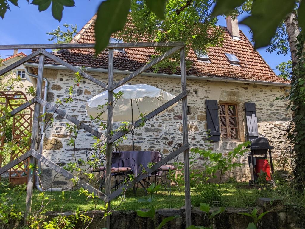 Fotografia z galérie ubytovania Charming house with garden v destinácii Aynac