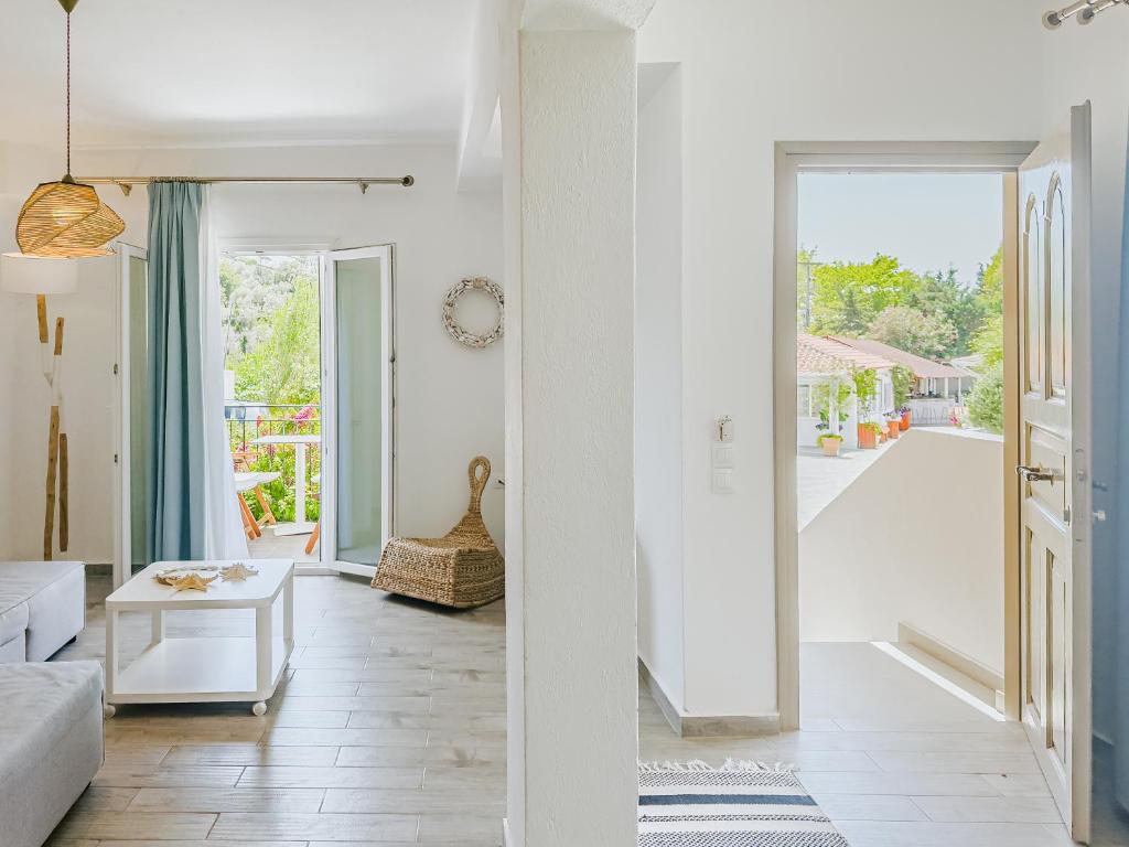 Posezení v ubytování Almira Hotel