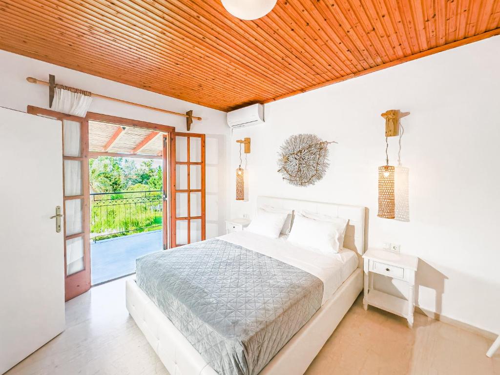 Postel nebo postele na pokoji v ubytování Almira Hotel