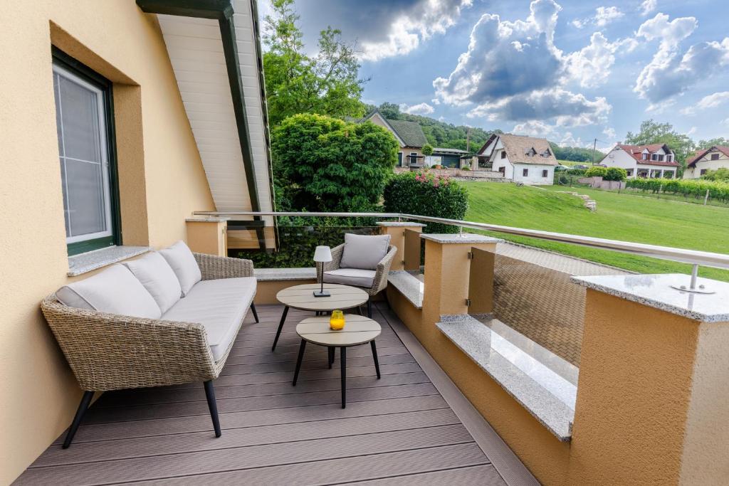 Balkón nebo terasa v ubytování Amannsberger WineYardLodge