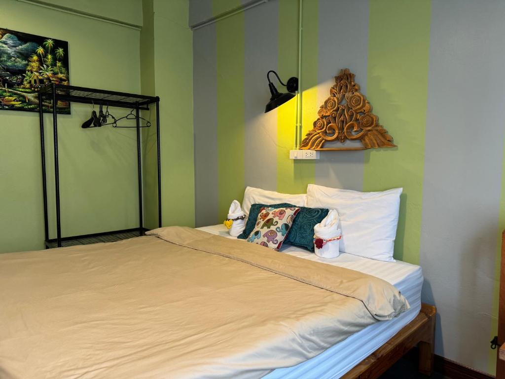 Retro At Phra Sing Guest House - 13