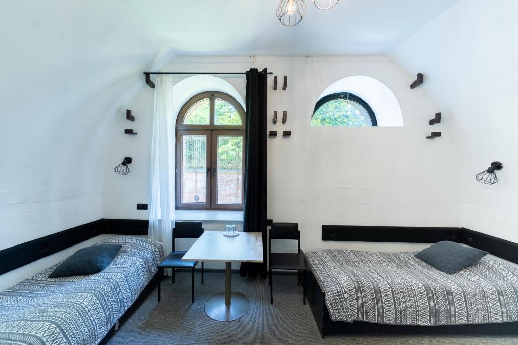 Twierdza Toruń - Fort IV - Habitación Triple Con Baño Privado