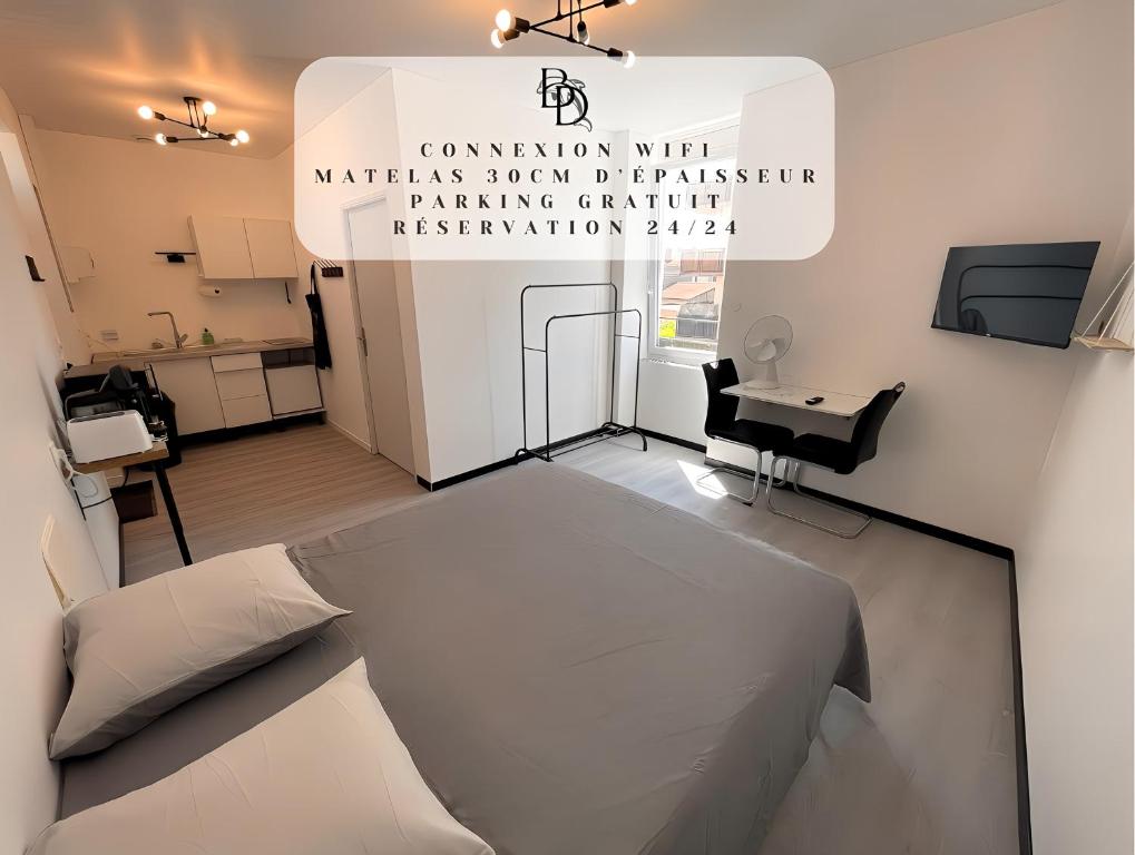 Un televizor și/sau centru de divertisment la Studio B2 20m2 cosy 5min à pied des Gares