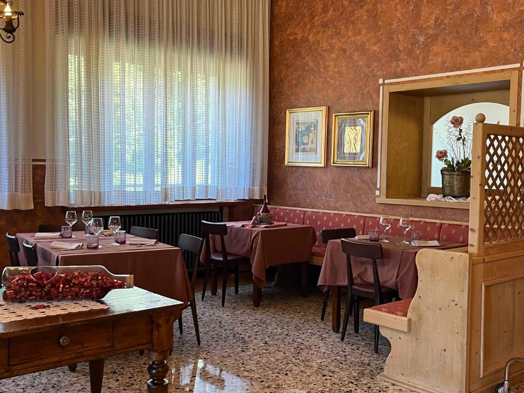Posezení v ubytování Albergo Piazzatorre