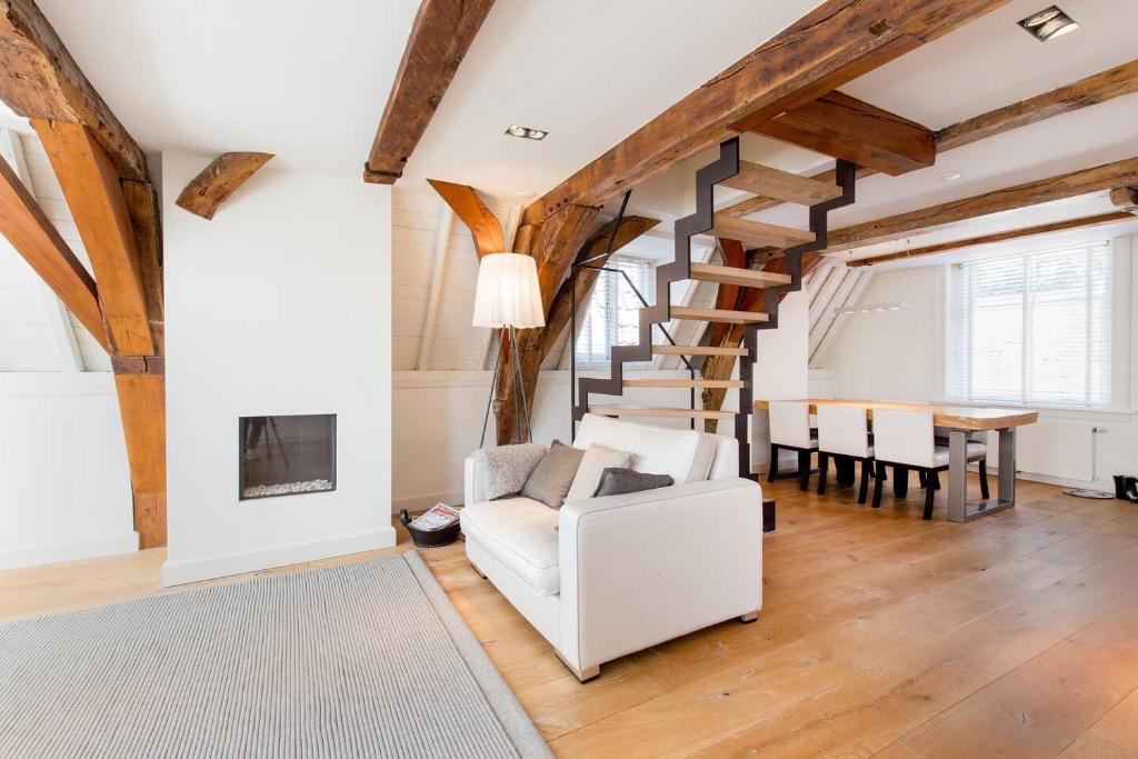 Een TV en/of entertainmentcenter bij City Hotel Rembrandt
