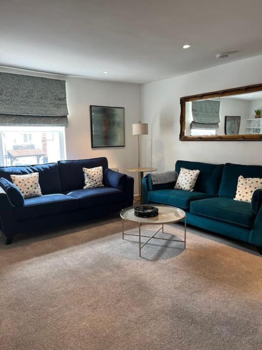 Artizana Suite - Luxury Village Location and Parking - Housity