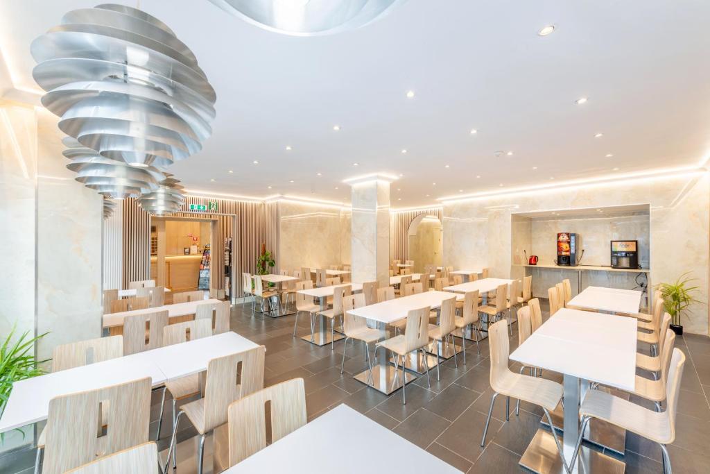 Restaurace v ubytování Hotel Barry