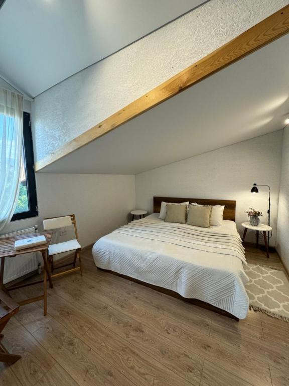 Postel nebo postele na pokoji v ubytování Guest House Elene