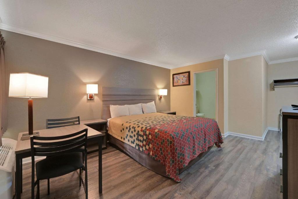 Econo Lodge Woodland