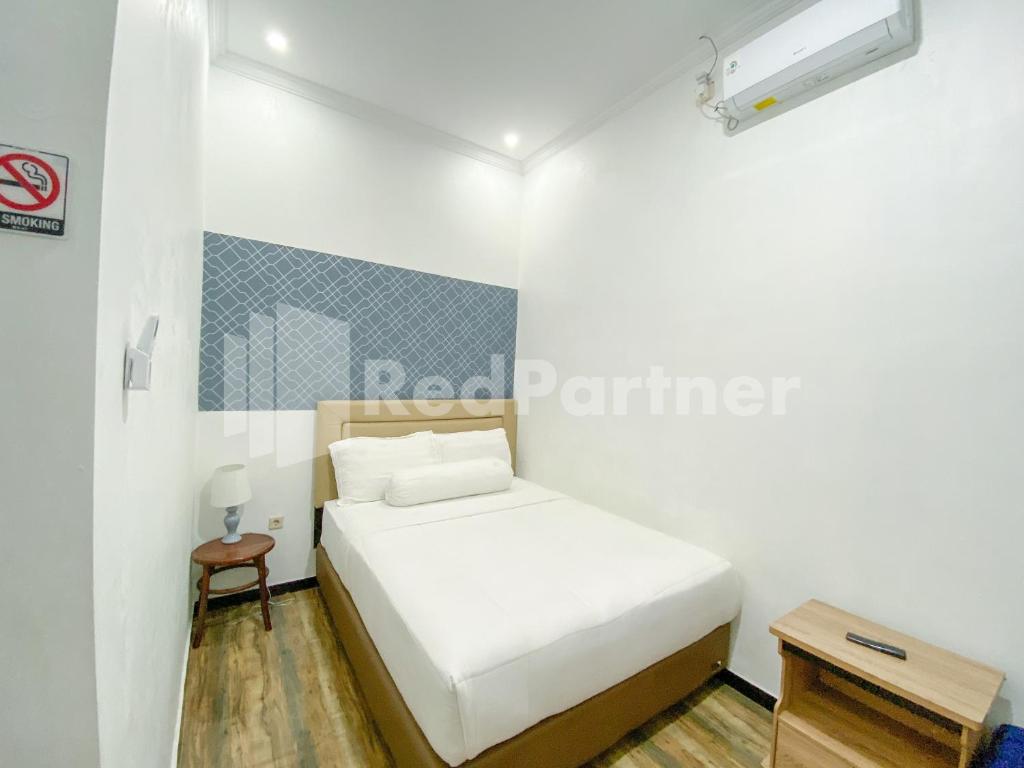 House n Coffee 55 Temanggung RedPartner - Double Double Double Room