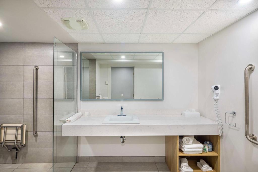 Un baño de Clarion Pointe La Malbaie