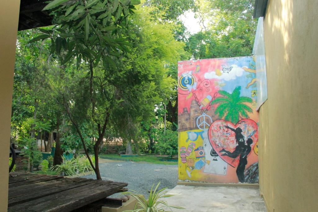 Zahrada ubytování Traveler's Haven Hostel at Colombo Intl Airport