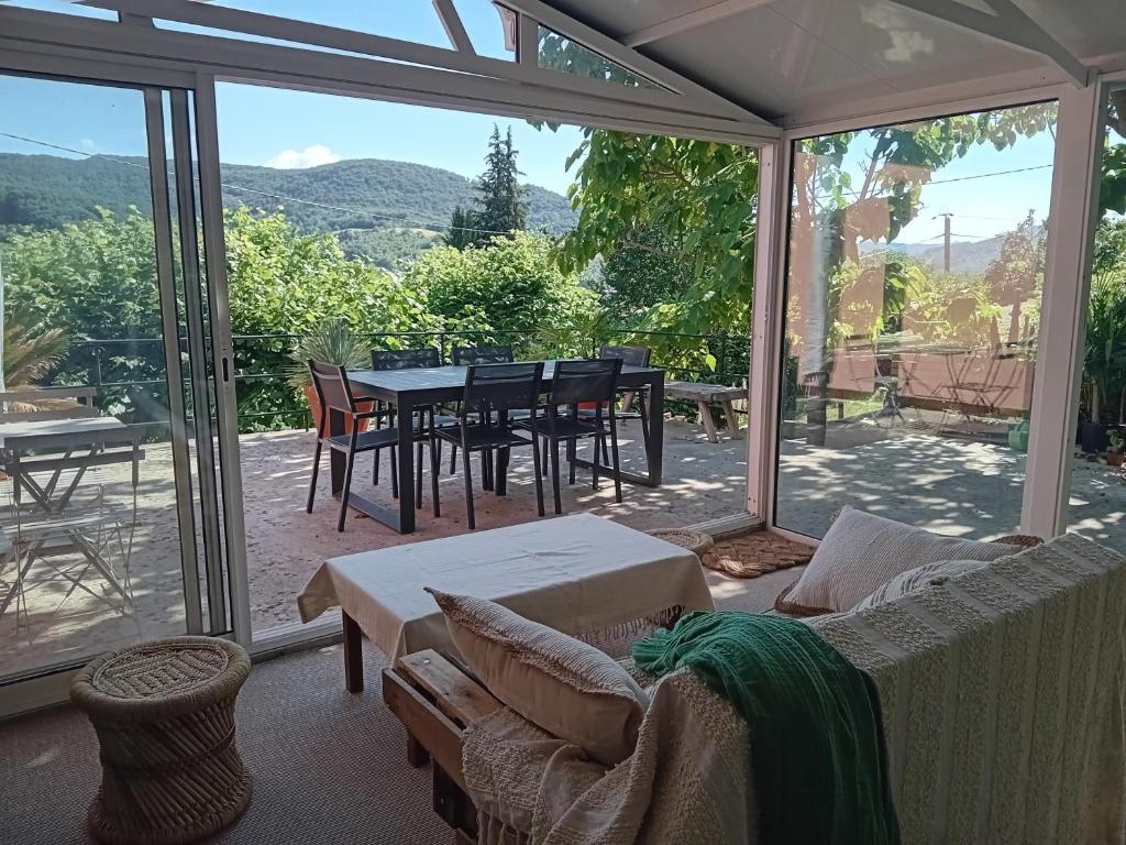 Nespecifikovaný výhled na hory nebo výhled na hory při pohledu z bed and breakfast