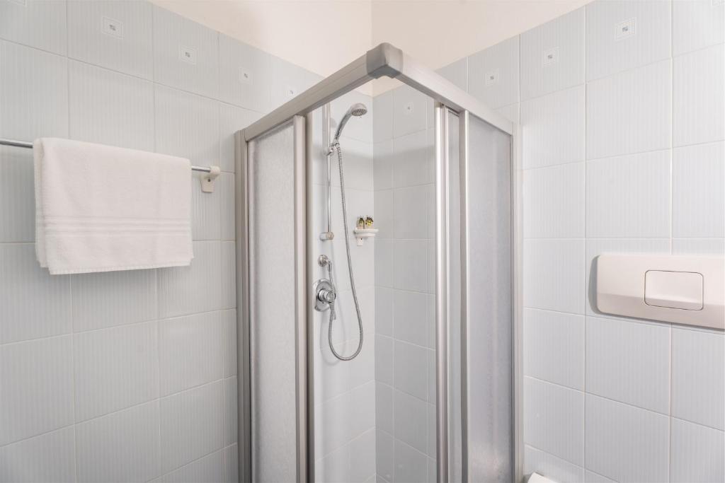 Un baño de Lake Hotel Ifigenia