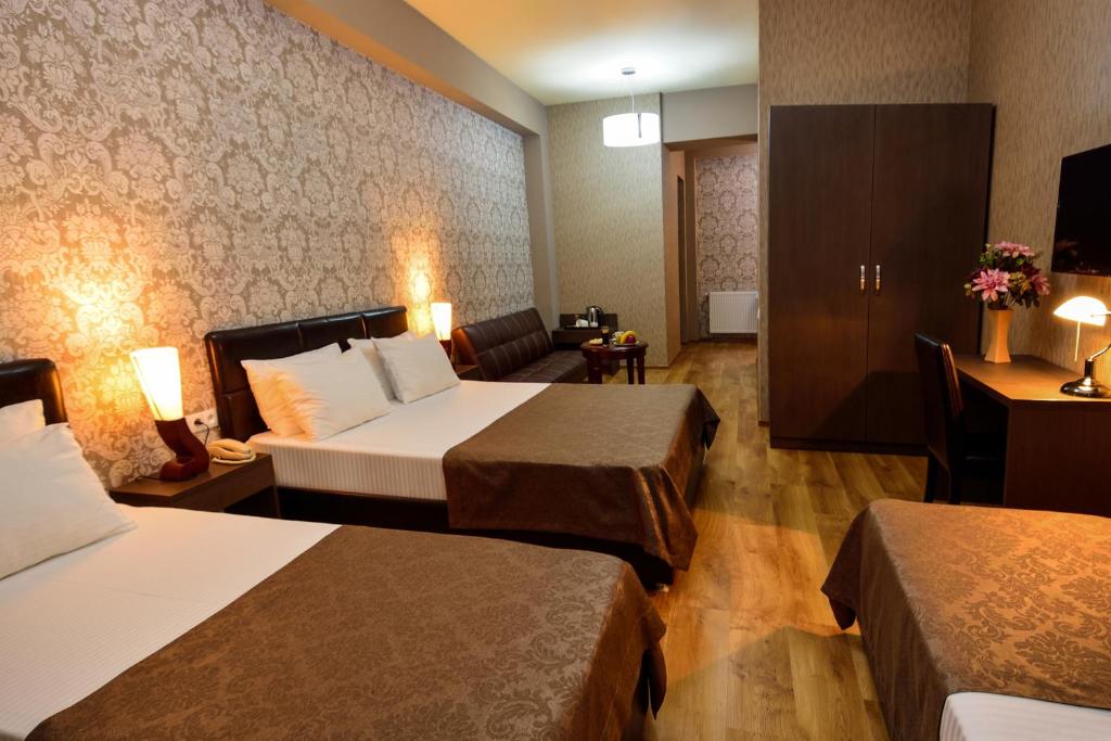 Hotel Diamond - Standard Quadruple Room
