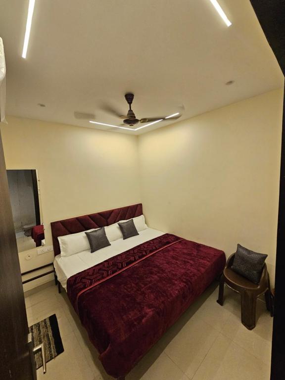 Postel nebo postele na pokoji v ubytování HOTEL DEV BHOOMI -Ujjain