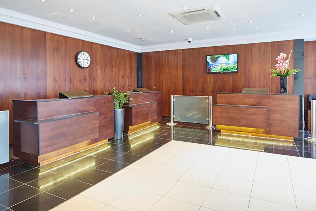 TV&#47;Unterhaltungsangebot in der Unterkunft Lancaster Gate Hotel