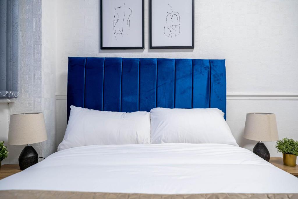Postel nebo postele na pokoji v ubytování Bessemer Rooms