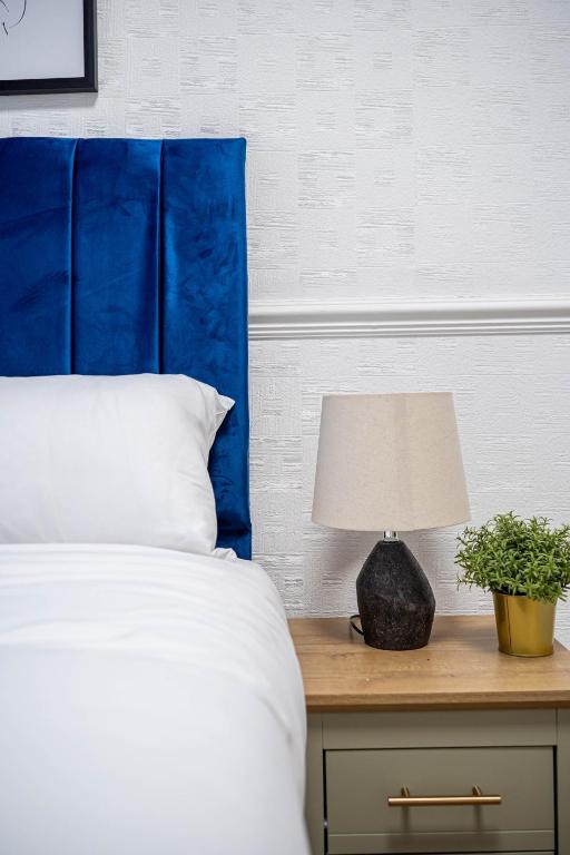 Postel nebo postele na pokoji v ubytování Bessemer Rooms