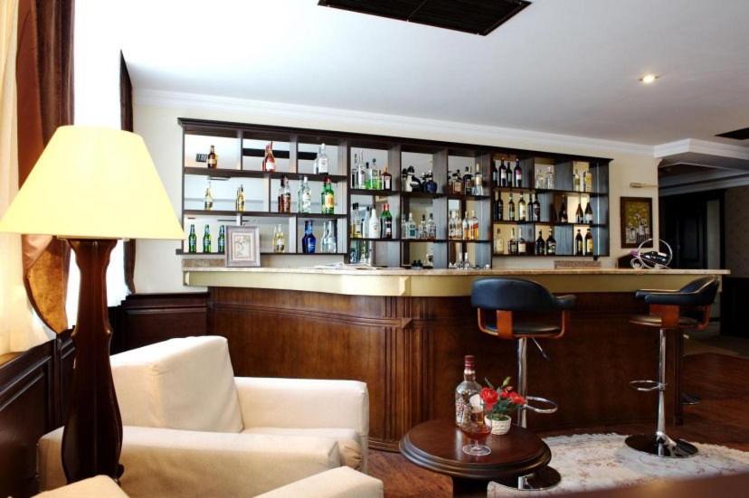 Lounge nebo bar v ubytování Smith Hotel