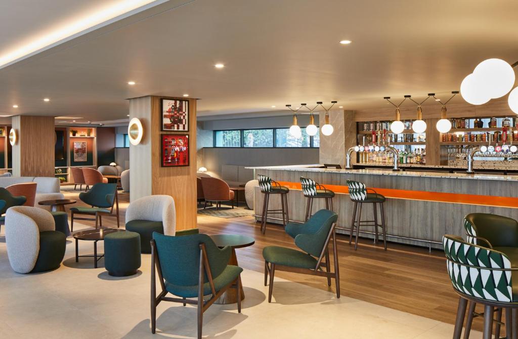 Lounge nebo bar v ubytování Manchester Marriott Hotel Piccadilly