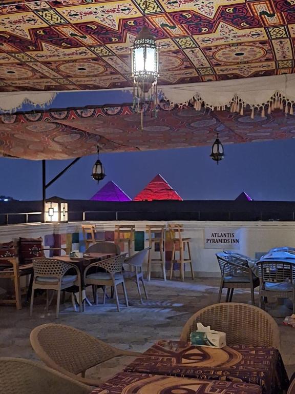 Restaurace v ubytování Atlantis Pyramids Inn