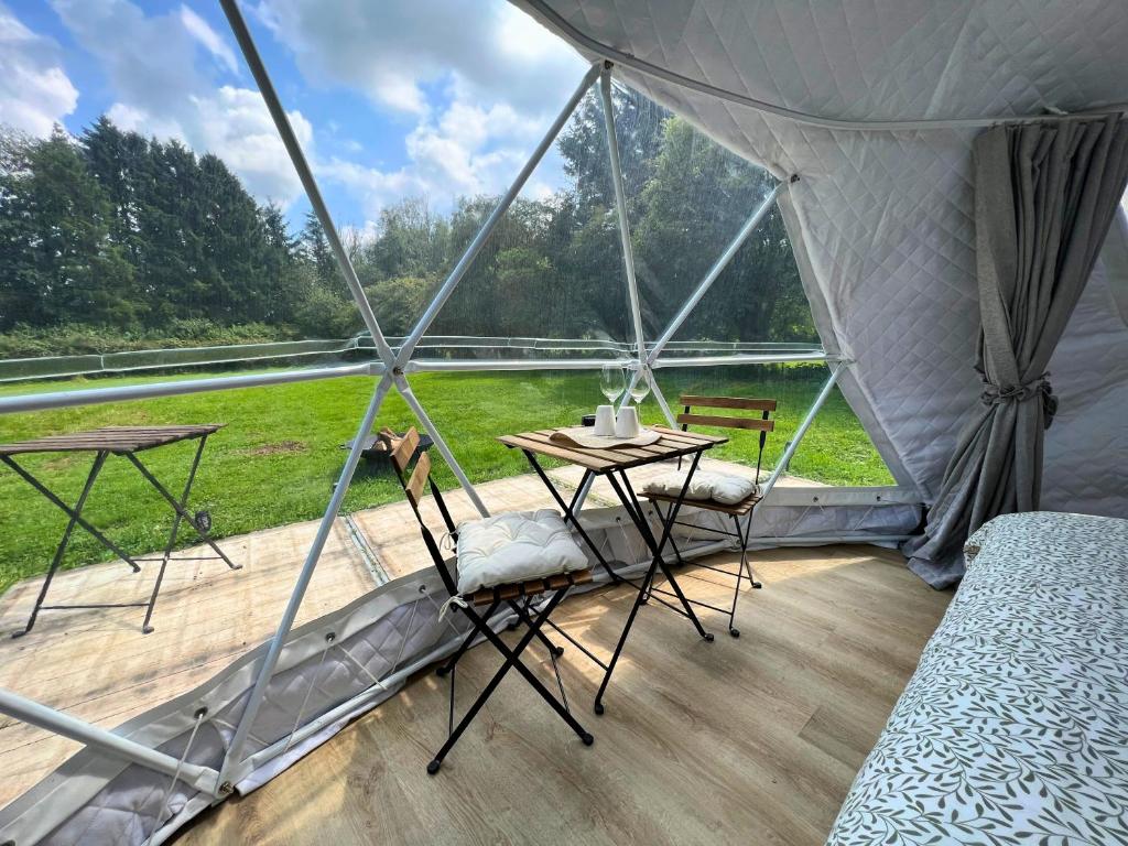Balkón nebo terasa v ubytování Evernest Eco Dôme Ecaussinnes