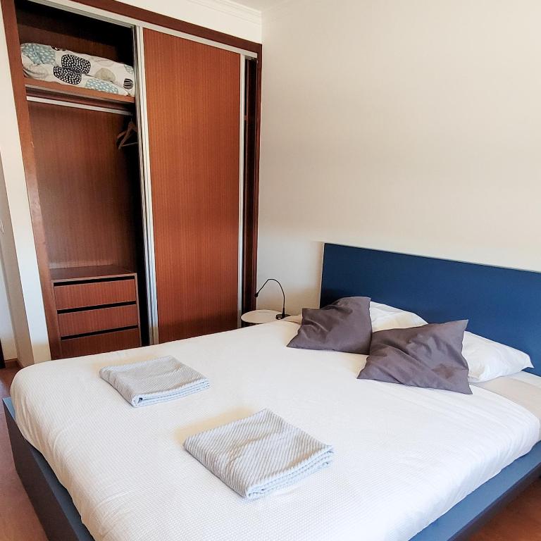 Cozy Rooms Vila do bispo - Two-Bedroom Apartment