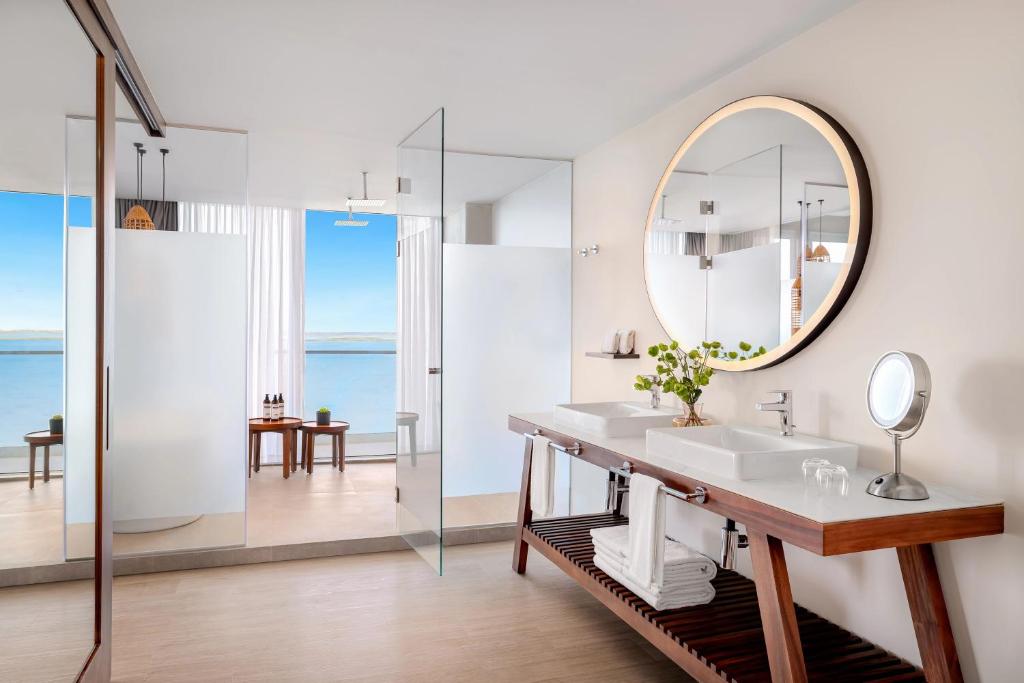 Hyatt Vivid Grand Island Cancun-All Inclusive Adults Only photo