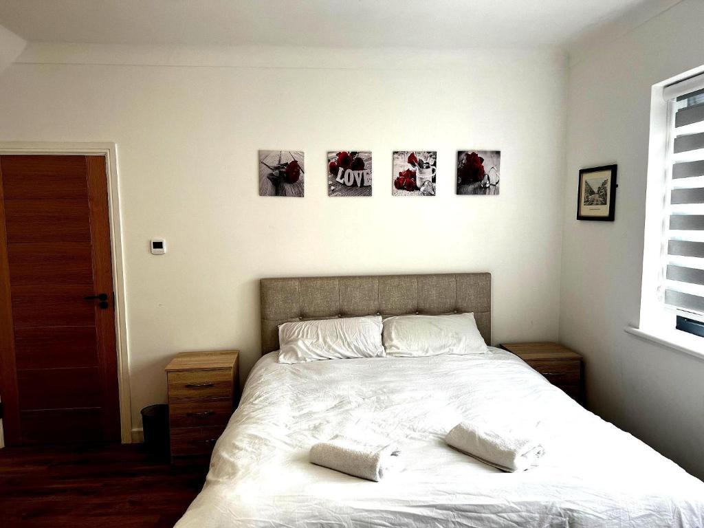 The Barrington Hotel - Deluxe Double Room