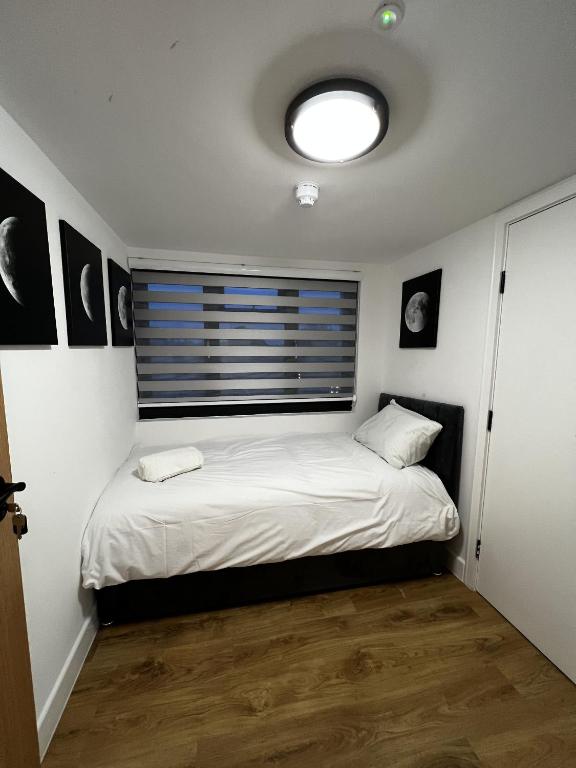 The Barrington Hotel - Deluxe Single Room