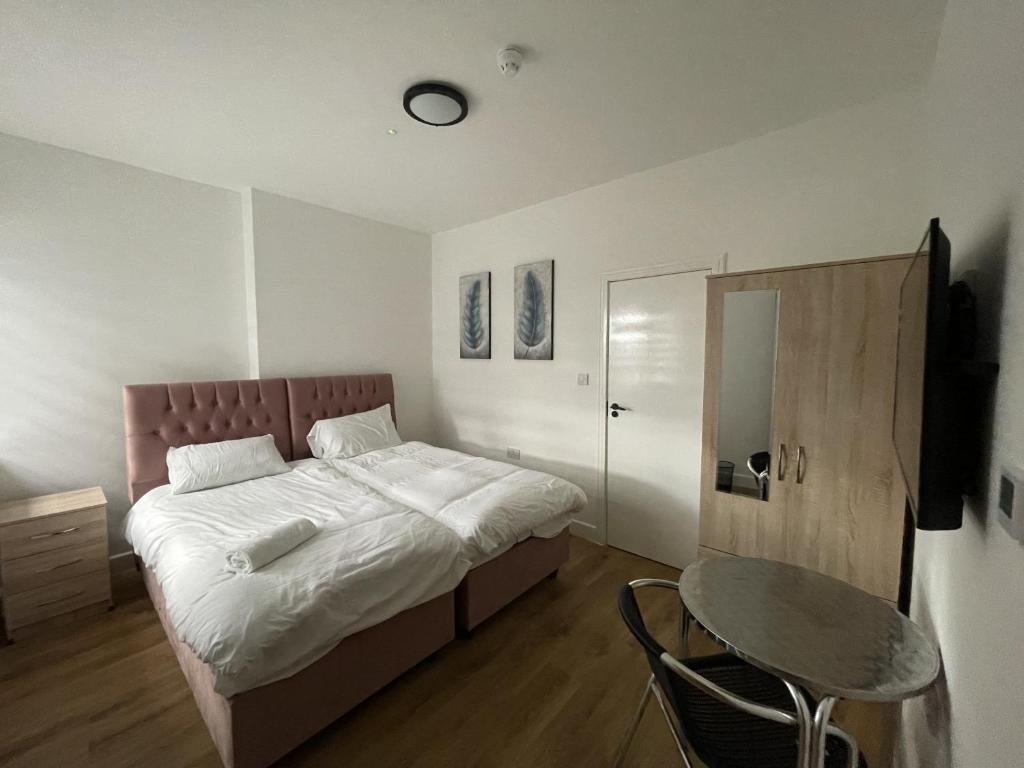 The Barrington Hotel - Deluxe Twin Room