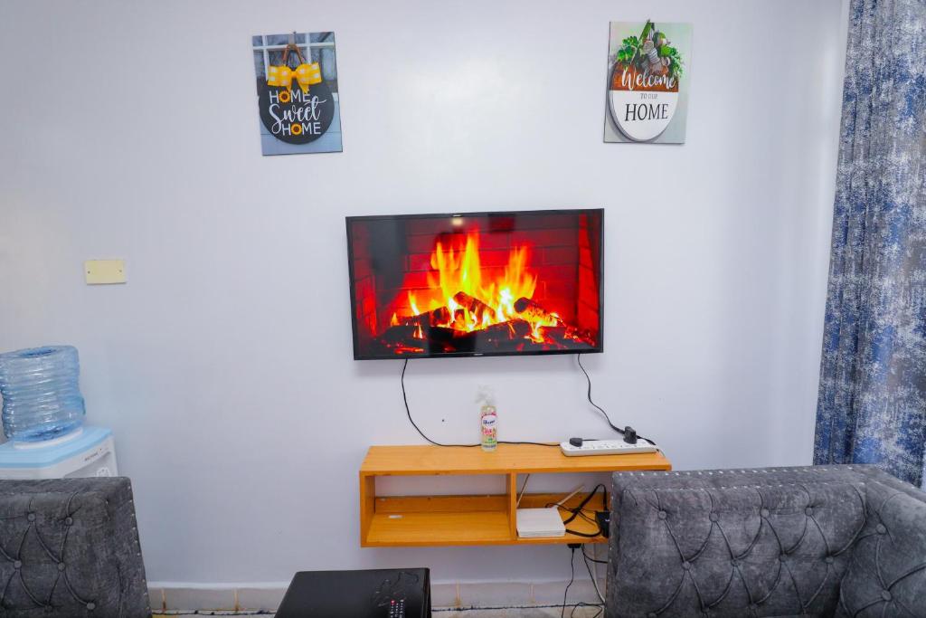 TV o dispositivi per l'intrattenimento presso Serene studio along Ngong road-Nairobi