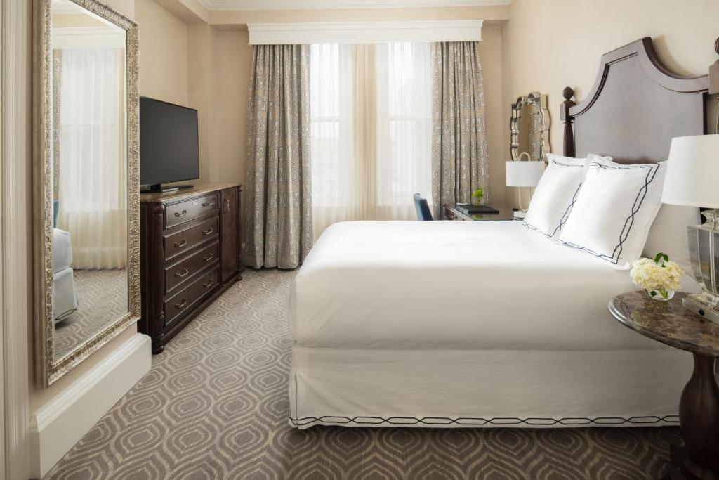 The Roosevelt Hotel New Orleans - Waldorf Astoria Hotels & Resorts - Deluxe Queen Room With Mobility Accessible Tub