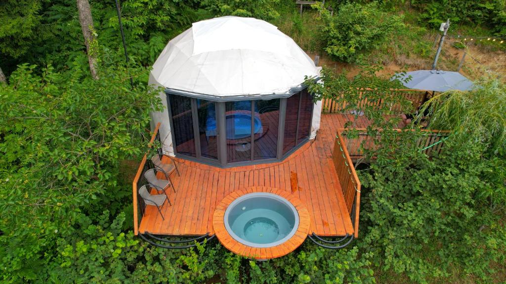 Zahrada ubytování Ajara Glamping Kokotauri
