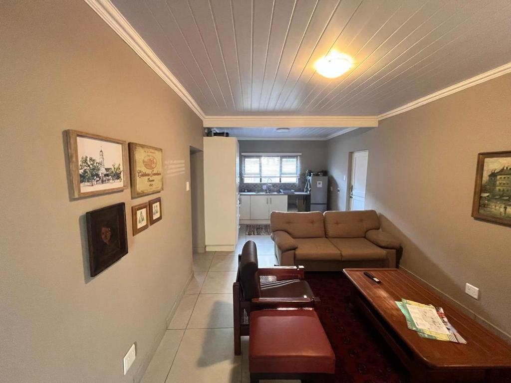 Searle Cottage - Image 10