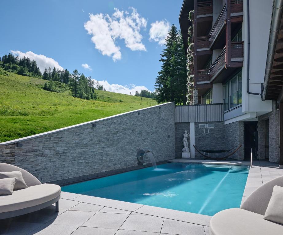 Bazén v ubytování Hotel Wulfenia 4S - Adults Only nebo v jeho okolí