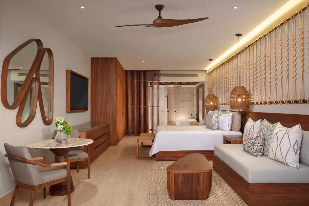 Junior Suite Tropical View King